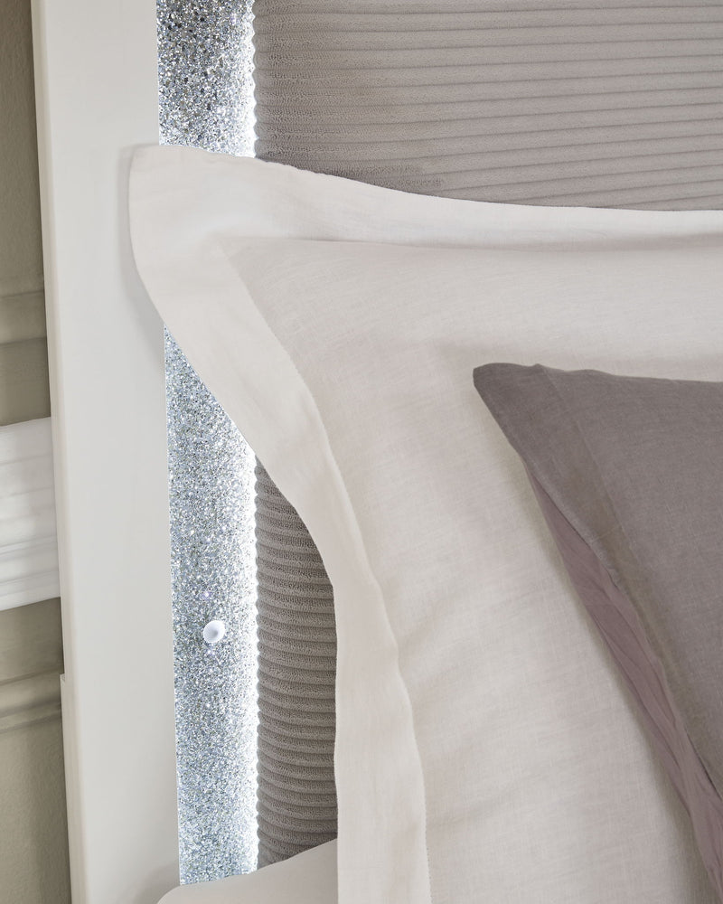 Maeling - King Upholstered Panel Bed - White