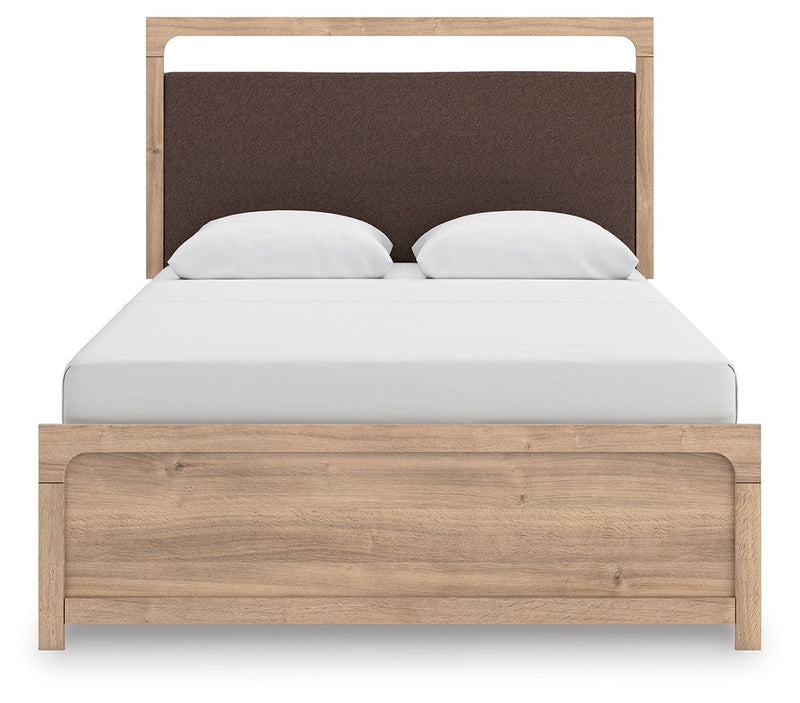Kinlanni - 4 Pc. - Queen Panel Bed, Dresser, Mirror And Nightstand - Tan
