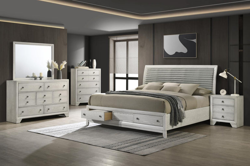 B320 - Oak Chest - Antique White