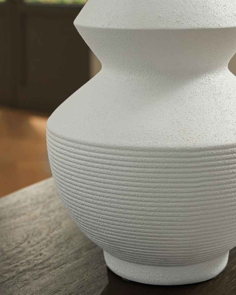 Naveen - Vase